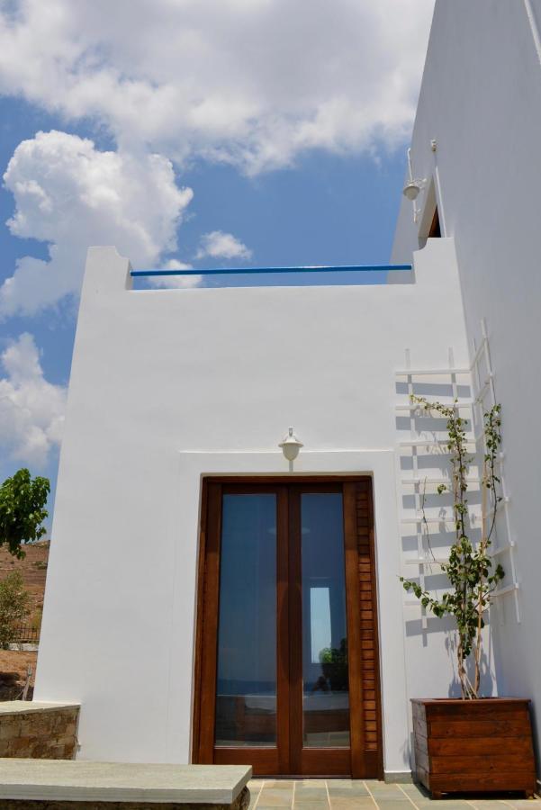 Beach House Set In A Beautiful Bay Kárisztosz Kültér fotó