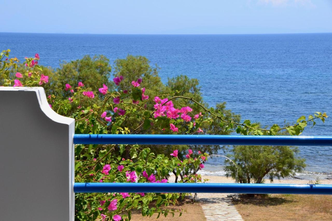 Beach House Set In A Beautiful Bay Kárisztosz Kültér fotó