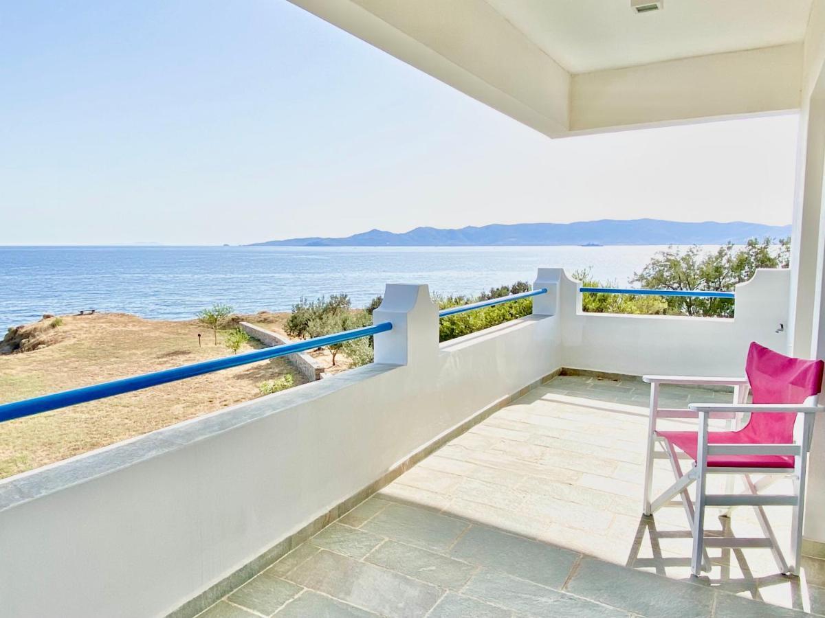 Beach House Set In A Beautiful Bay Kárisztosz Kültér fotó