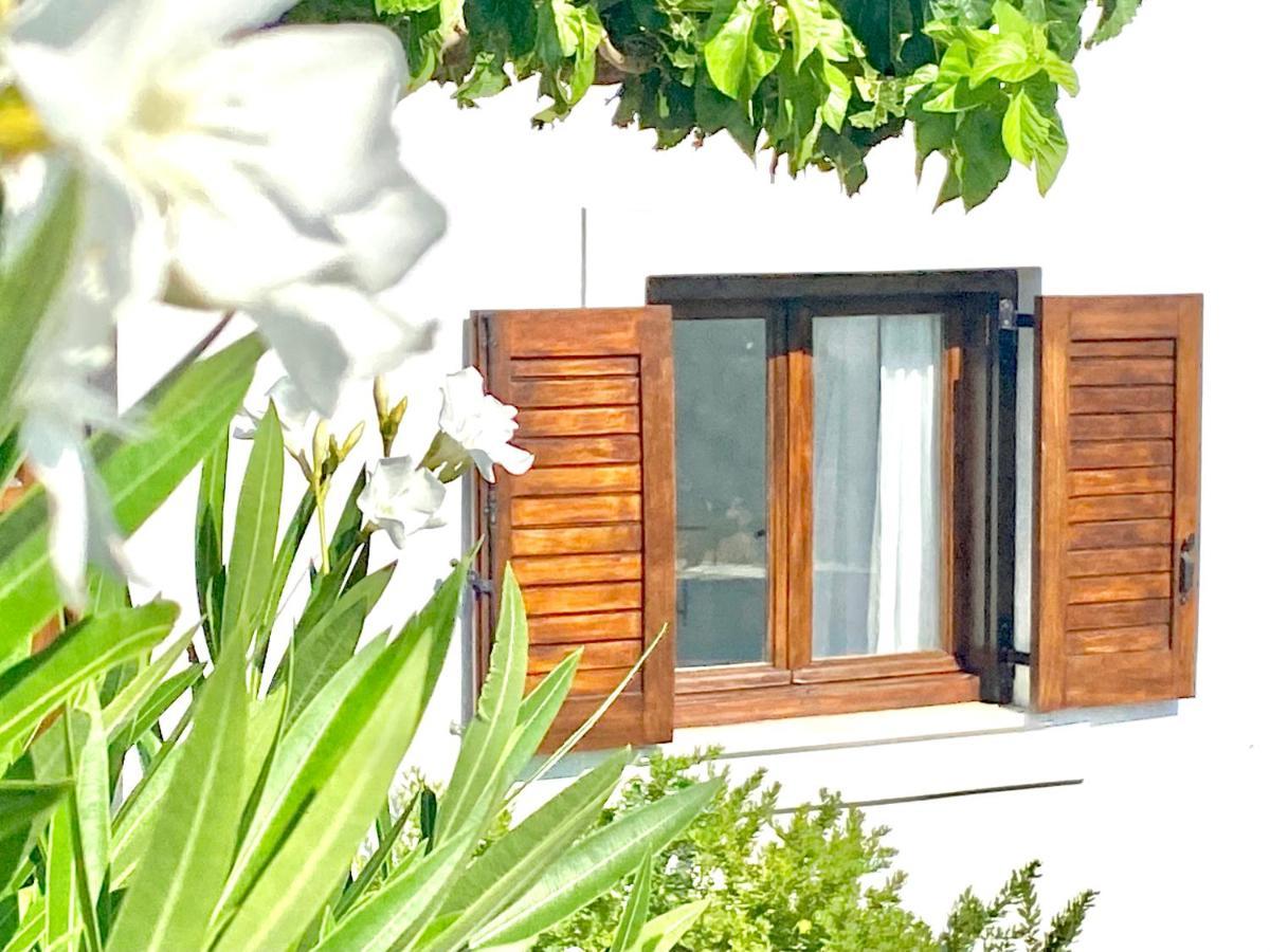 Beach House Set In A Beautiful Bay Kárisztosz Kültér fotó